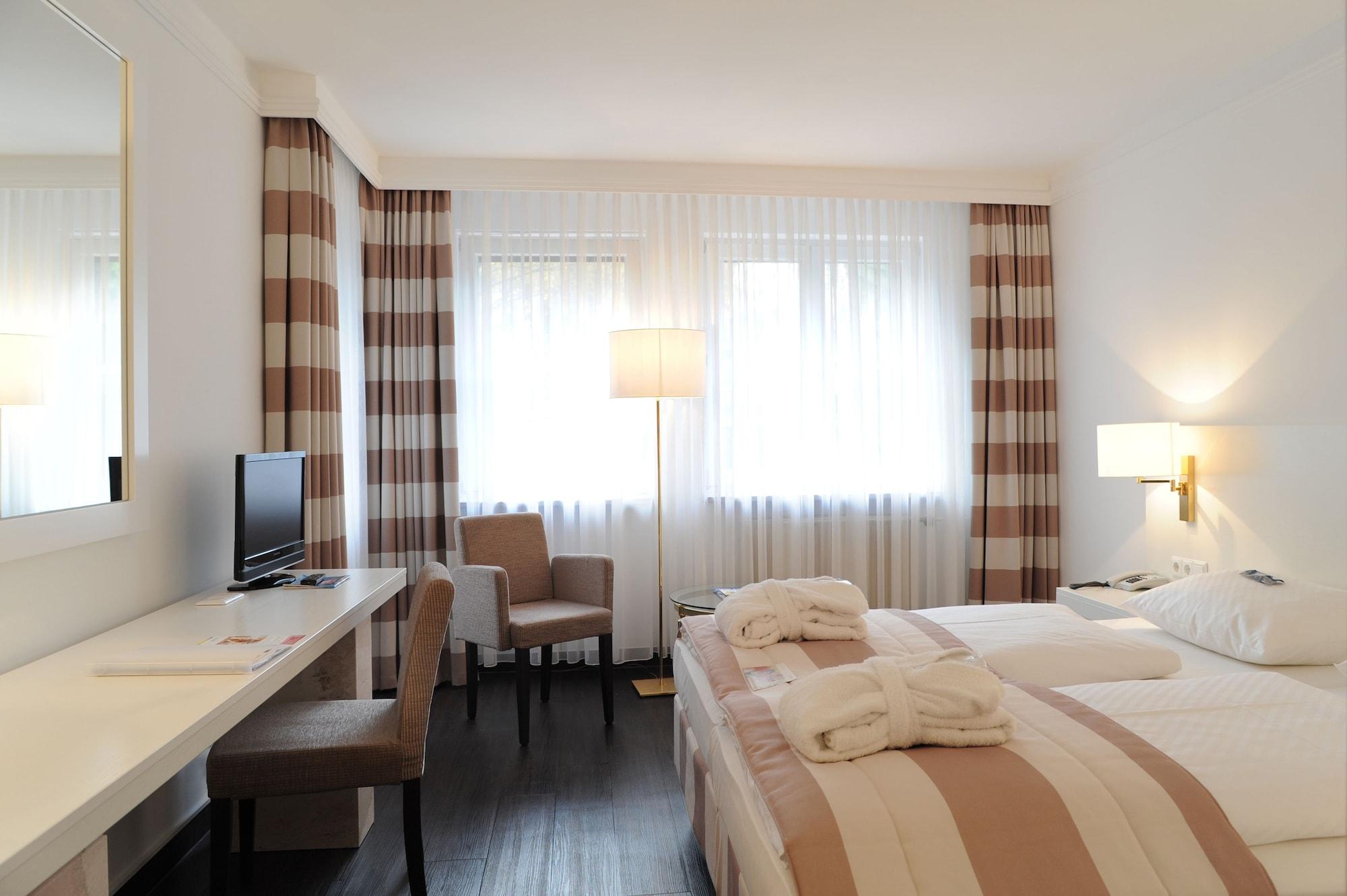 Relexa Waldhotel Schatten Estugarda Exterior foto