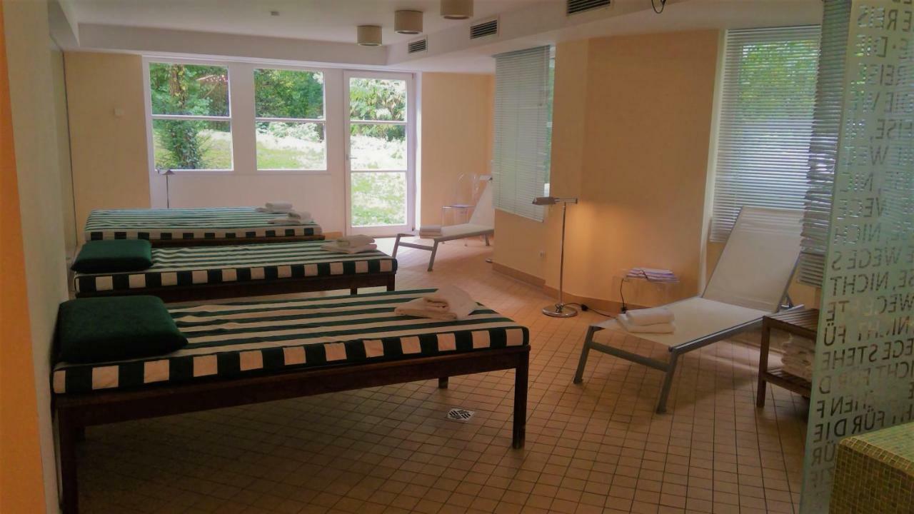 Relexa Waldhotel Schatten Estugarda Exterior foto
